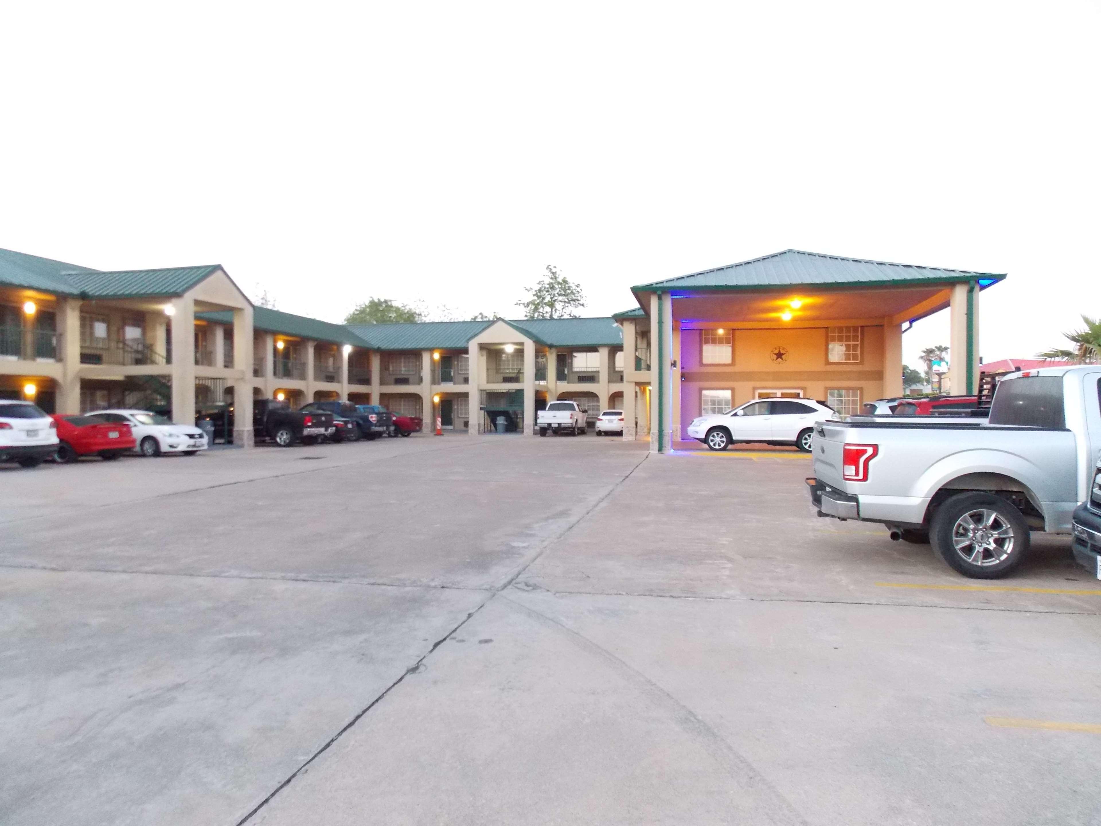 Best Western Executive Inn Hallettsville Eksteriør bilde