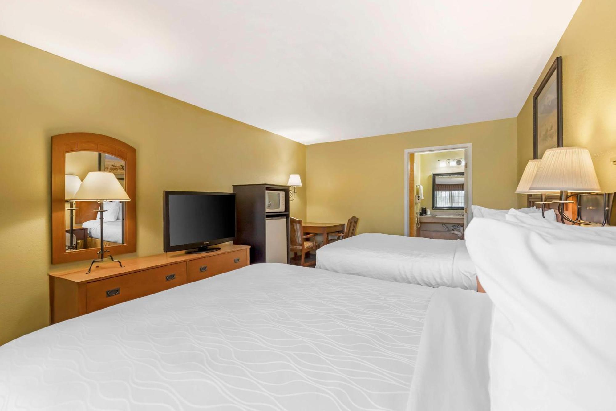 Best Western Executive Inn Hallettsville Eksteriør bilde