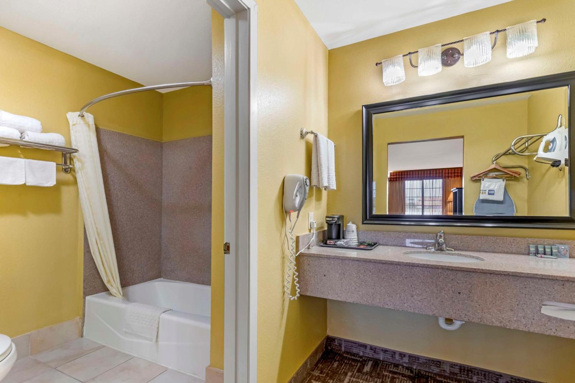 Best Western Executive Inn Hallettsville Eksteriør bilde